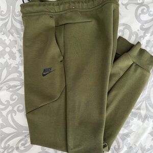 Nike Tech Men's Dark Olive Joggers